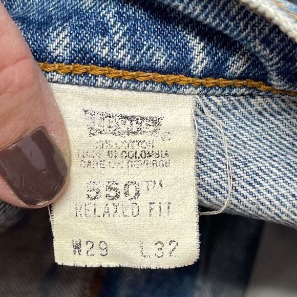 Vintage Levi’s Blue Distressed 550 Relaxed Fit High Waist Jean Shorts Size 29 - Picture 4 of 6